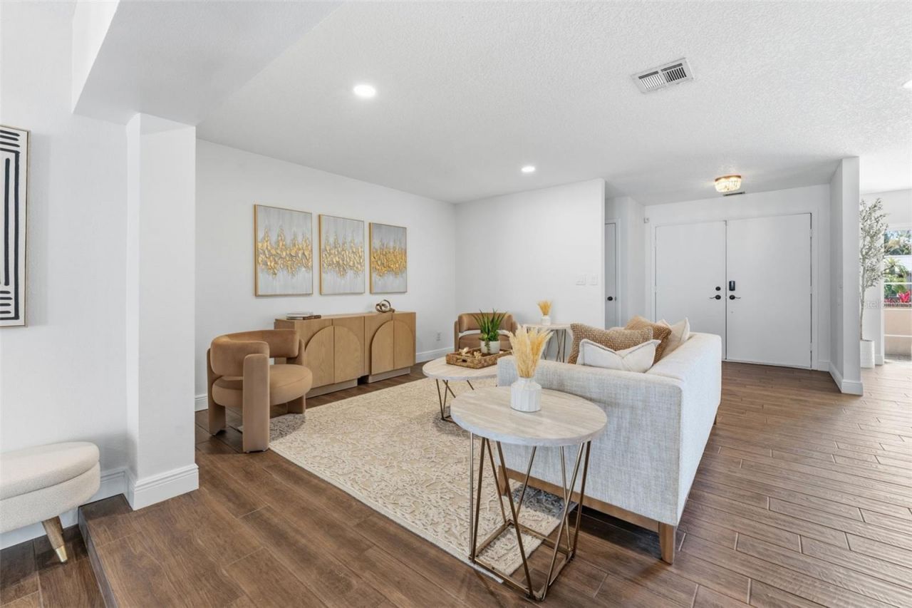 2654 Clubhouse Drive N, Clearwater, FL 33761 Photo