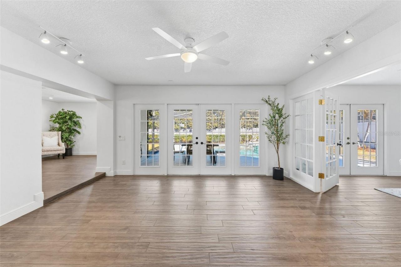 2654 Clubhouse Drive N, Clearwater, FL 33761 Photo