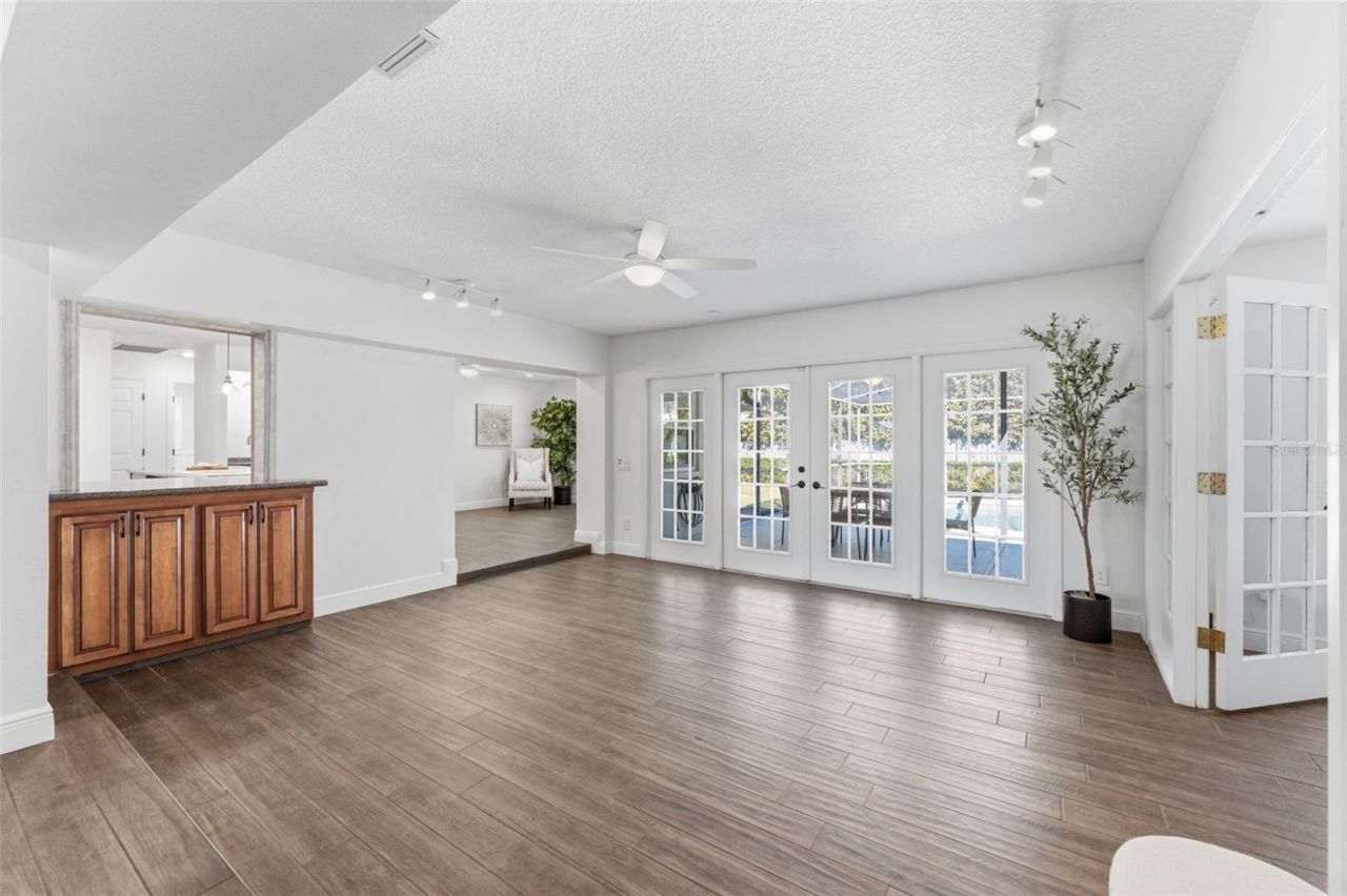 2654 Clubhouse Drive N, Clearwater, FL 33761 Photo