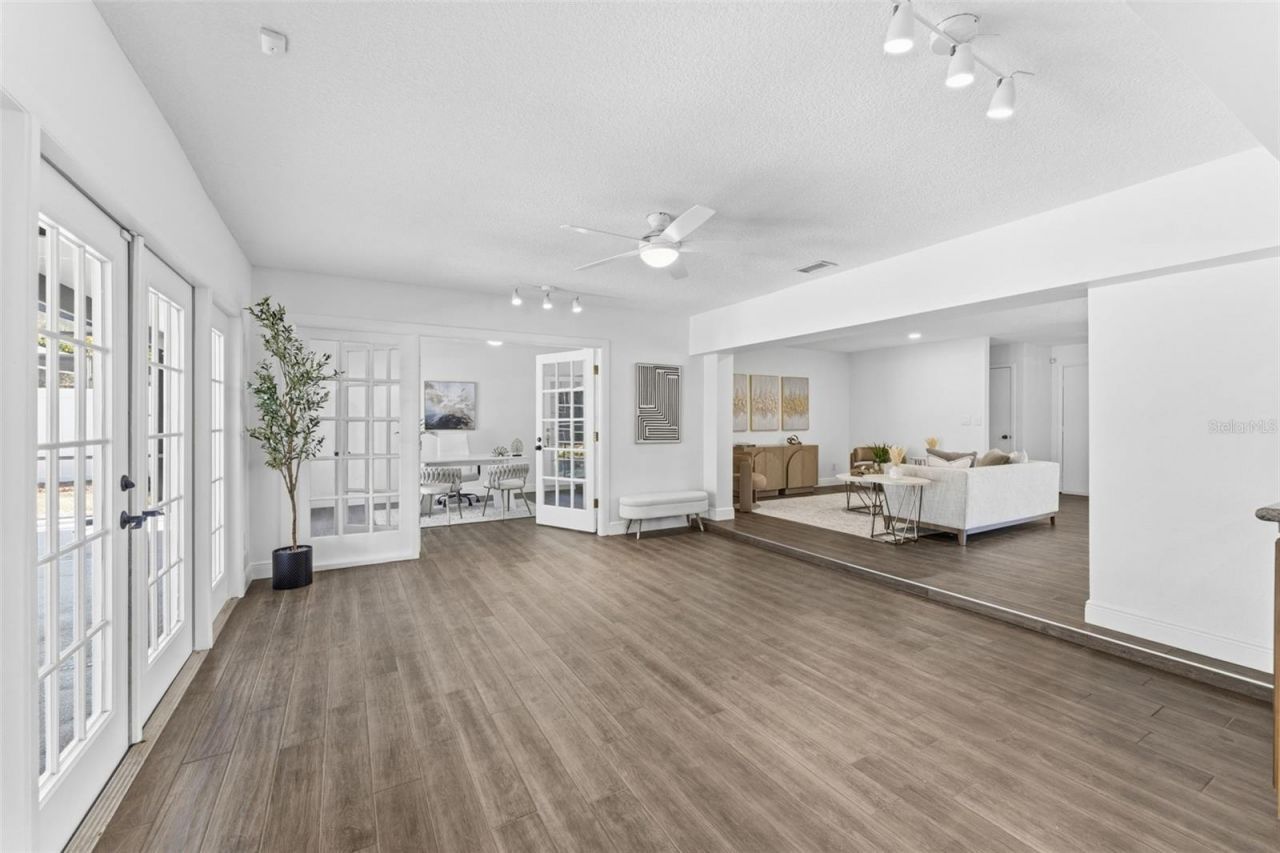 2654 Clubhouse Drive N, Clearwater, FL 33761 Photo