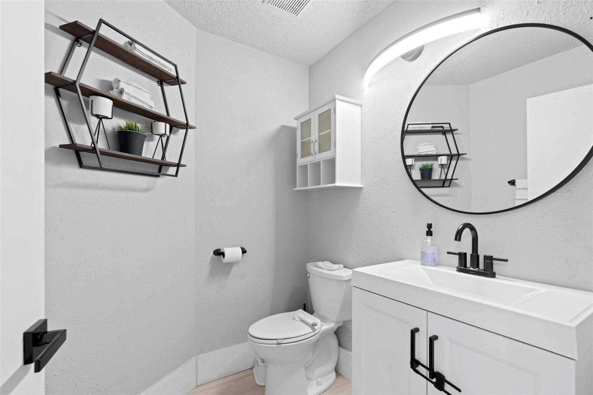 133 SW 159th Way, Sunrise, FL 33326 Photo