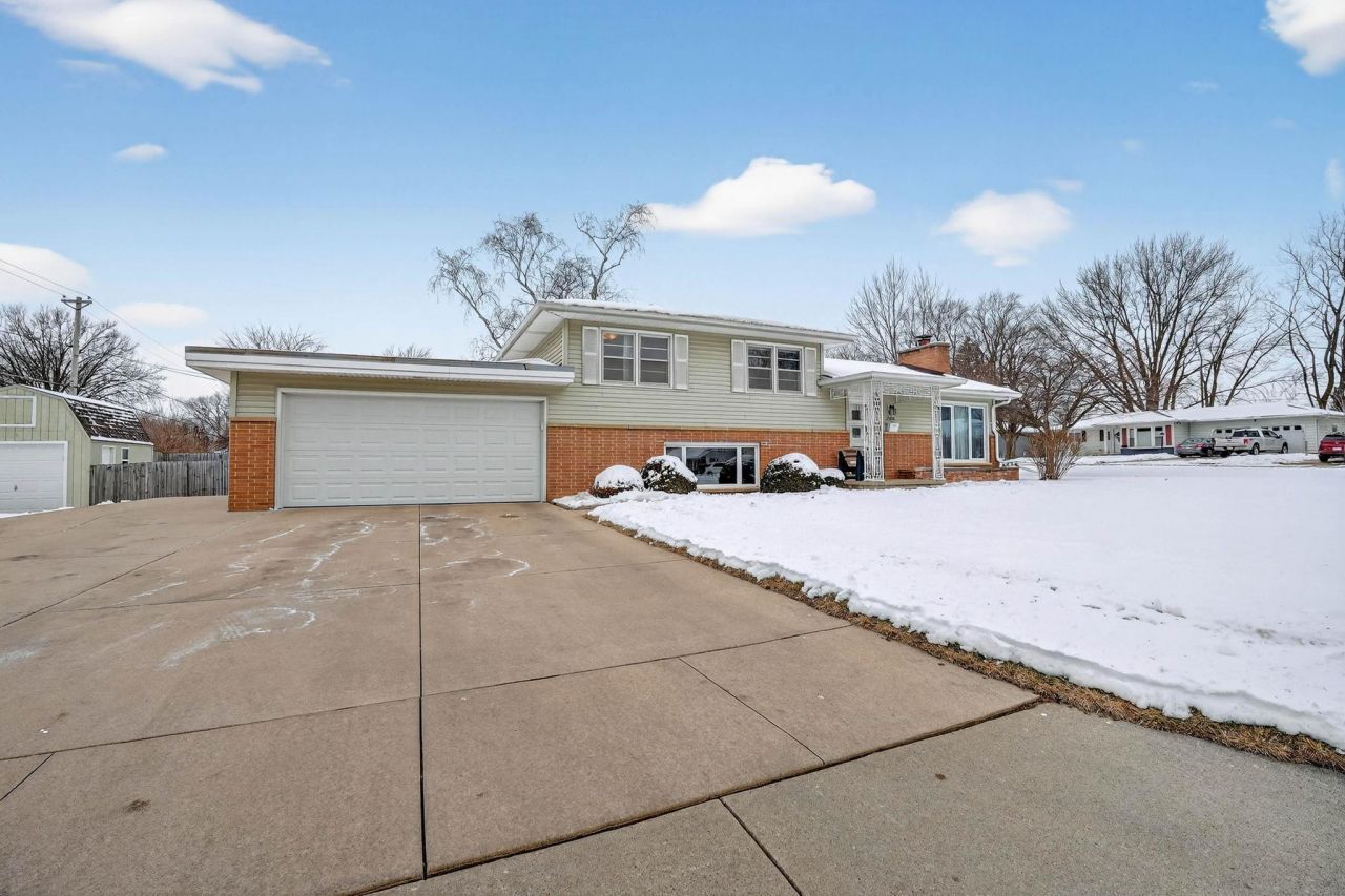 2506 Laurel Street, Waterloo, IA 50702 Main Photo