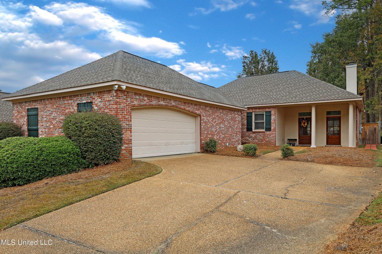 794 Versailles Drive, Ridgeland, MS 39157 Main Photo
