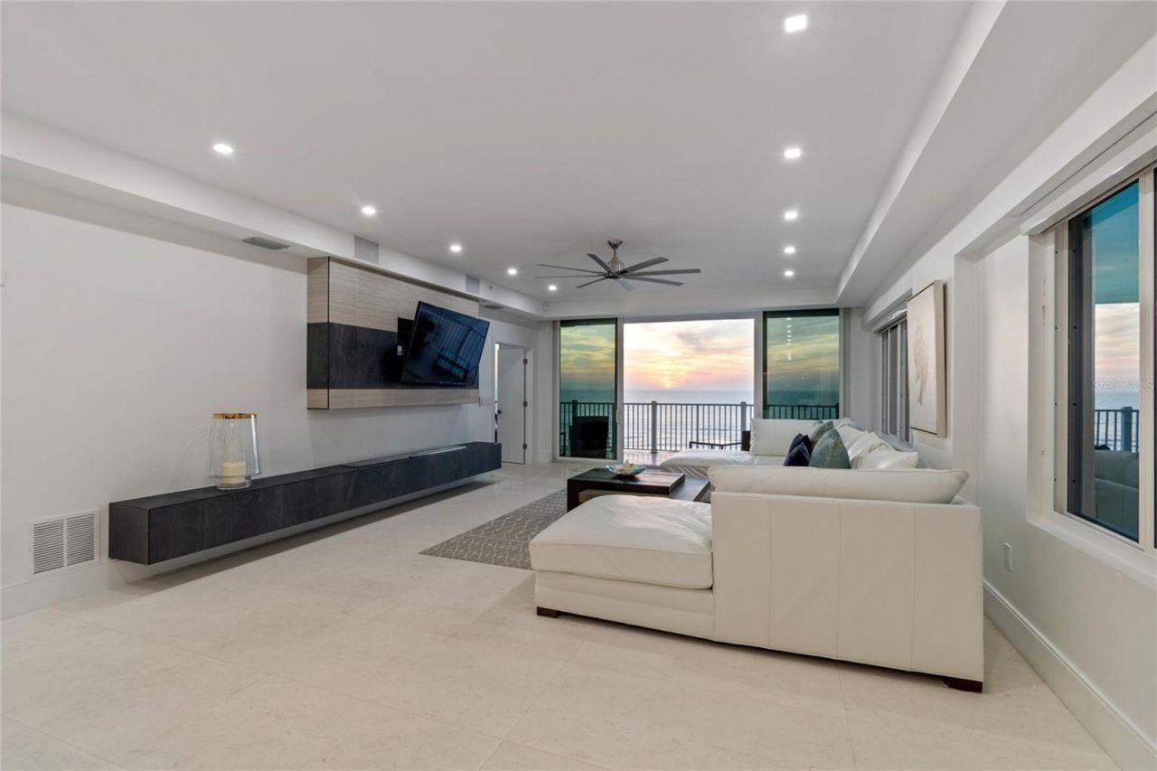 19600 Gulf Boulevard, Unit 402, Indian Shores, FL 33785 Photo