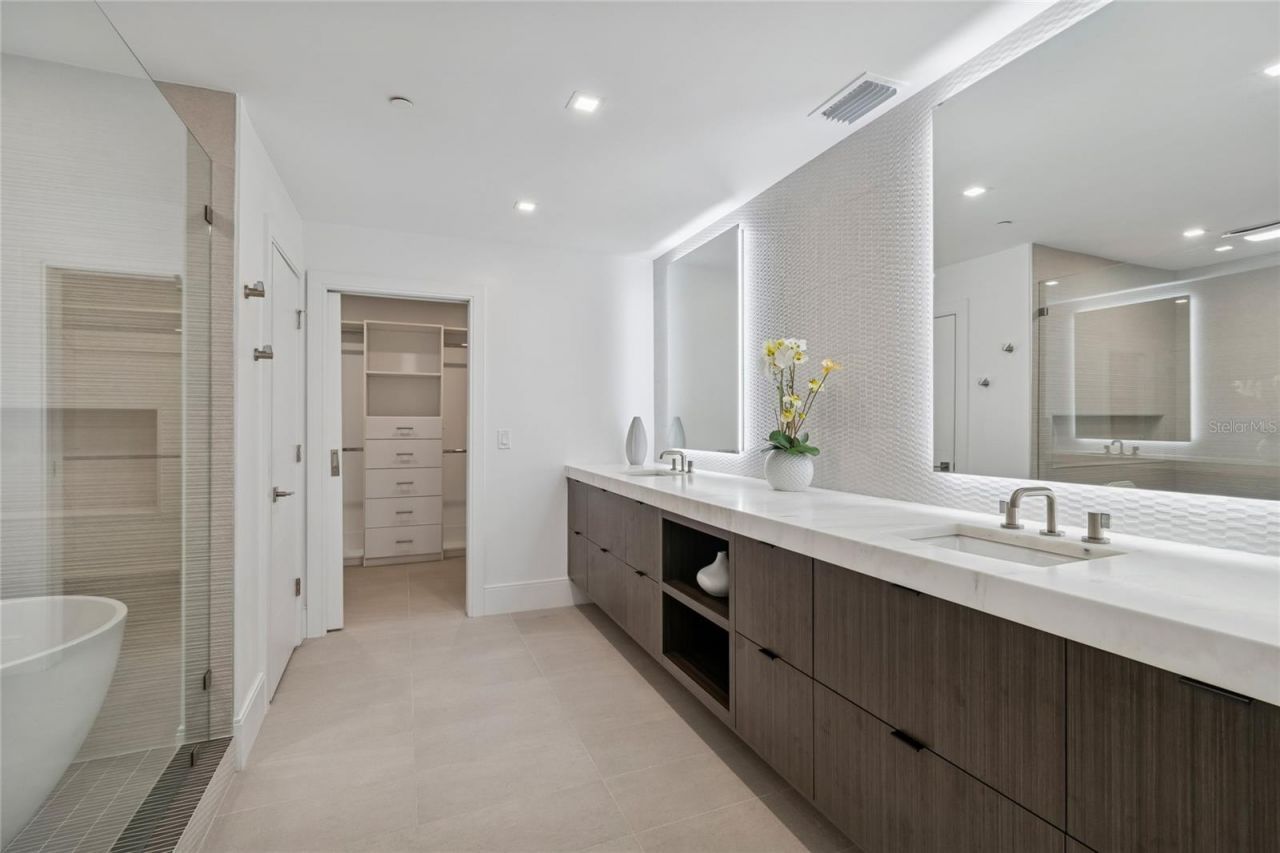 19600 Gulf Boulevard, Unit 402, Indian Shores, FL 33785 Photo