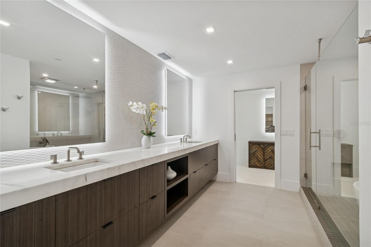 19600 Gulf Boulevard, Unit 402, Indian Shores, FL 33785 Photo