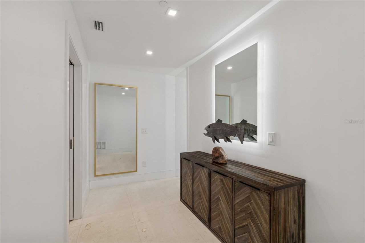 19600 Gulf Boulevard, Unit 402, Indian Shores, FL 33785 Photo