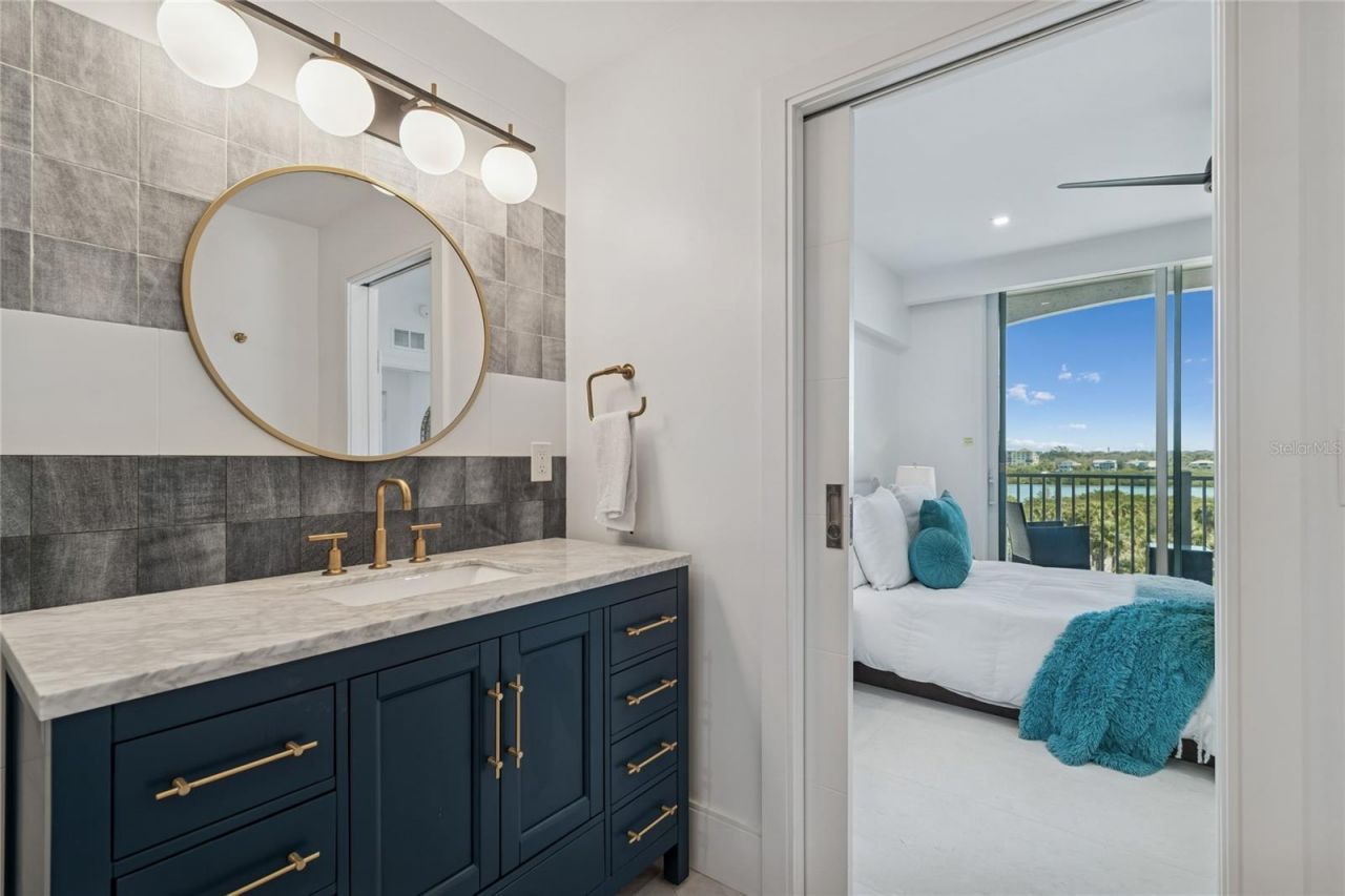 19600 Gulf Boulevard, Unit 402, Indian Shores, FL 33785 Photo