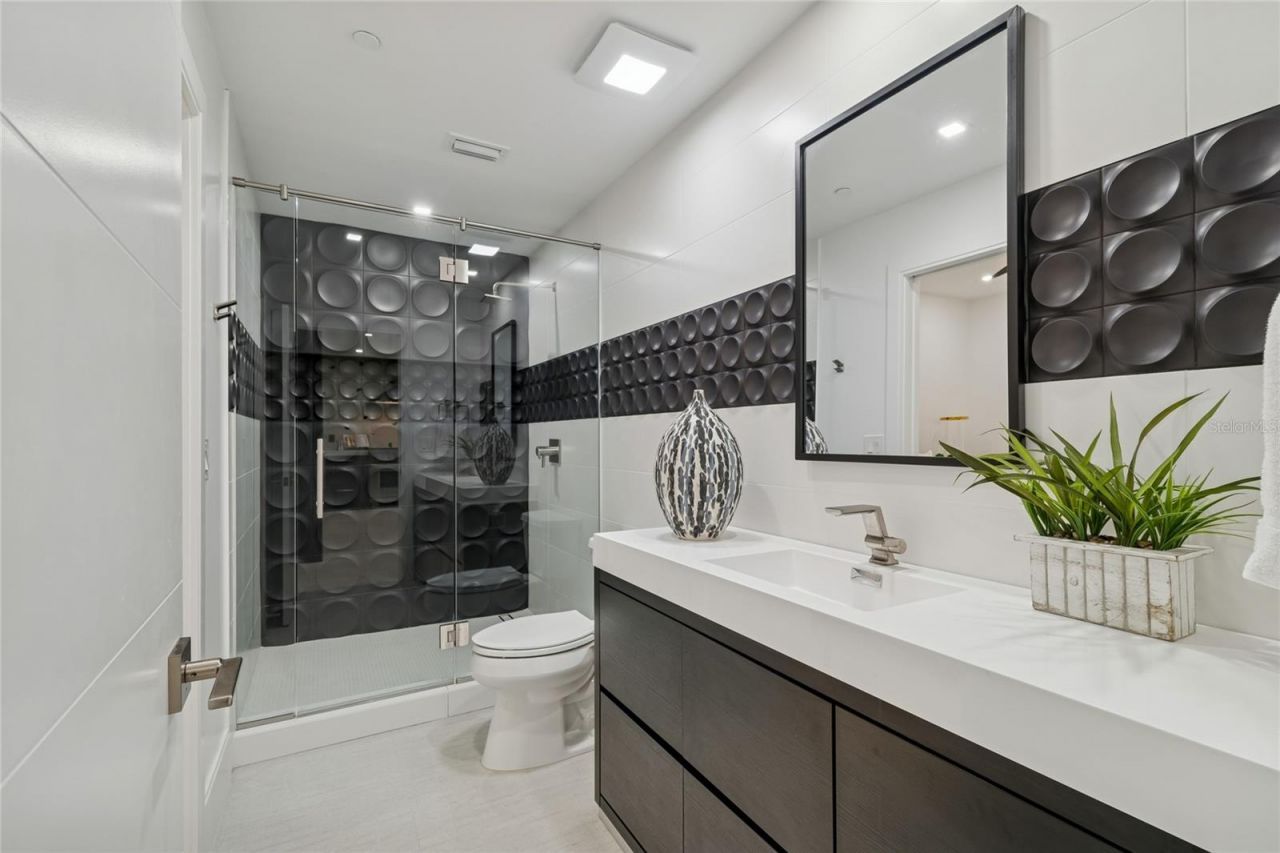 19600 Gulf Boulevard, Unit 402, Indian Shores, FL 33785 Photo