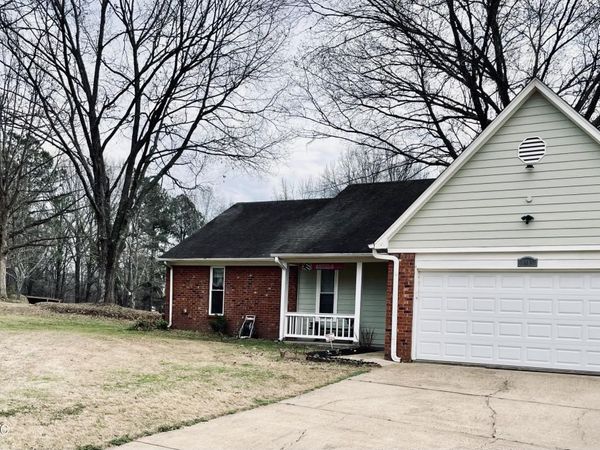 1915 Gayfer Drive, Horn Lake, MS 38637