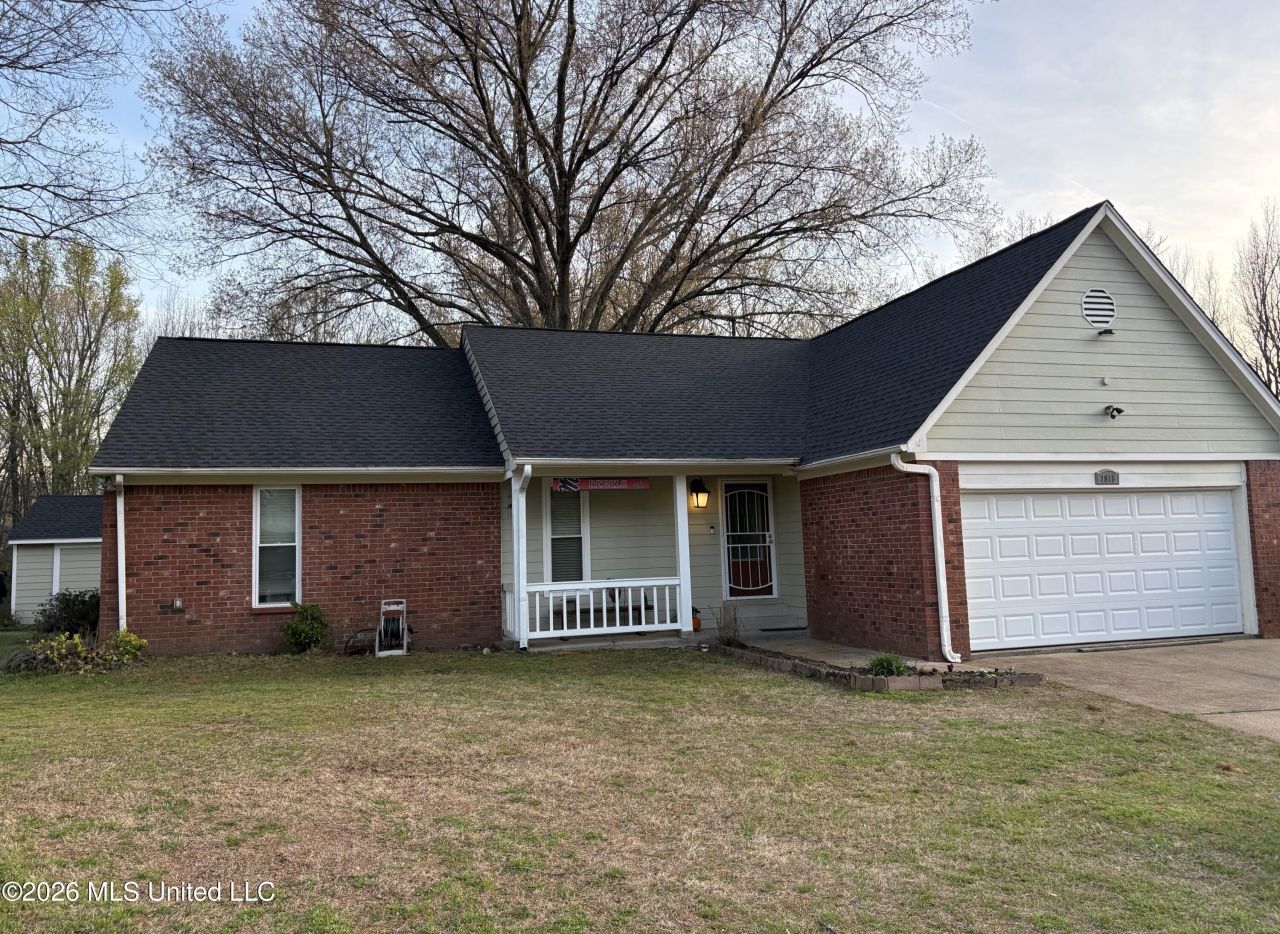 1915 Gayfer Drive, Horn Lake, MS 38637 Main Photo