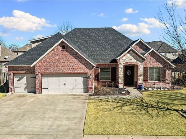 5703 S 45th Street , Rogers, AR 72758