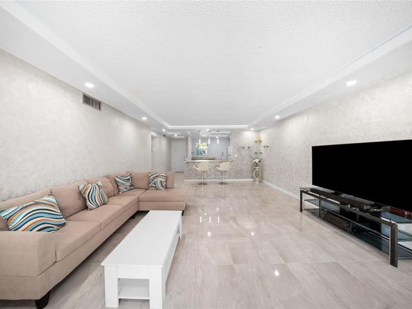 2615 NE 3rd Court, Unit 220, Boynton Beach, FL 33435