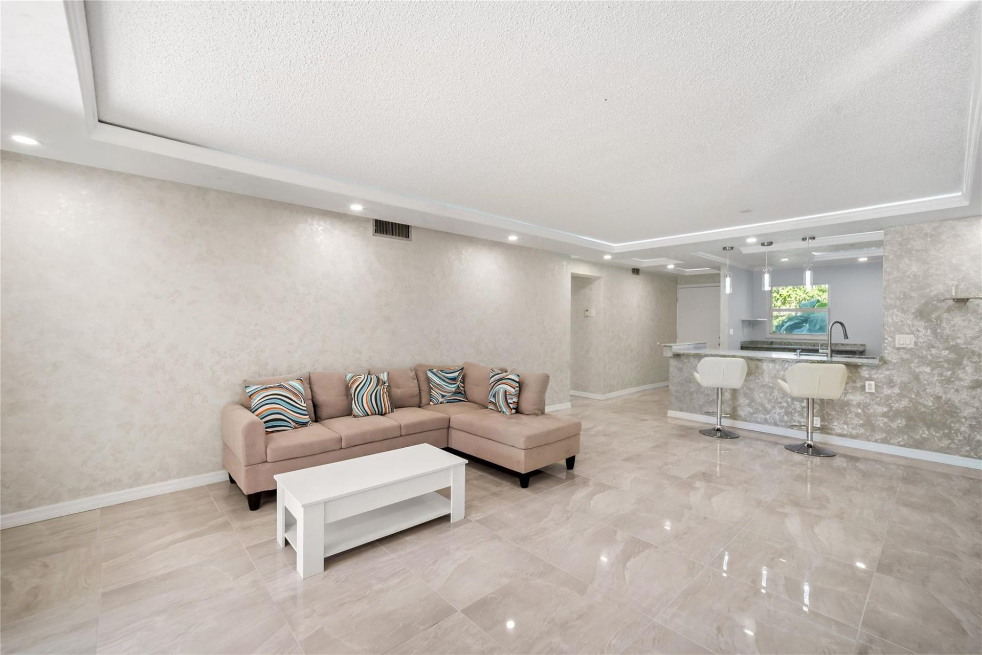 2615 NE 3rd Court, Unit 220, Boynton Beach, FL 33435 Photo