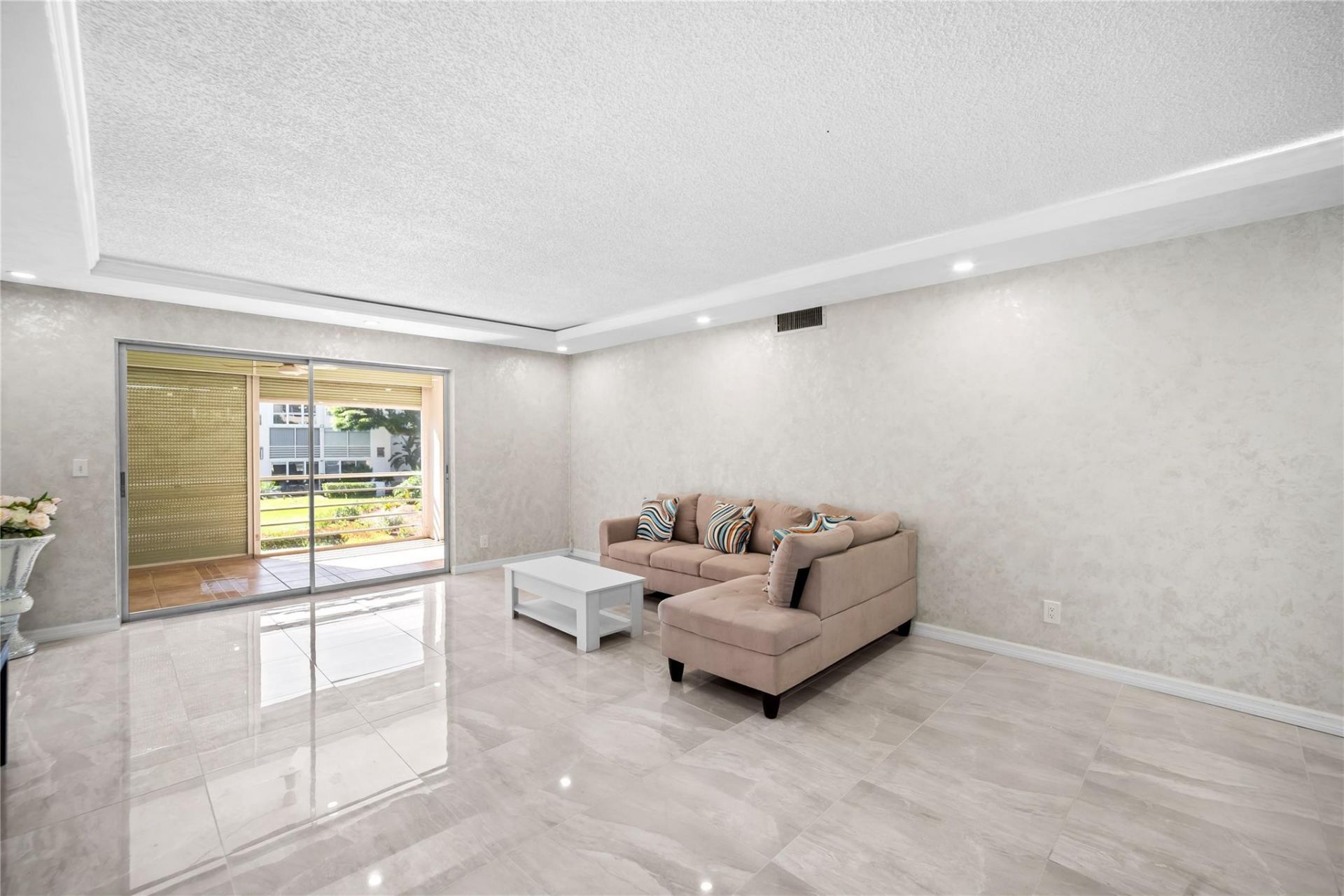 2615 NE 3rd Court, Unit 220, Boynton Beach, FL 33435 Photo