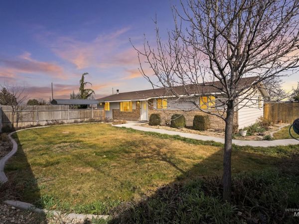 16714 Farmway Rd, Caldwell, ID 83607