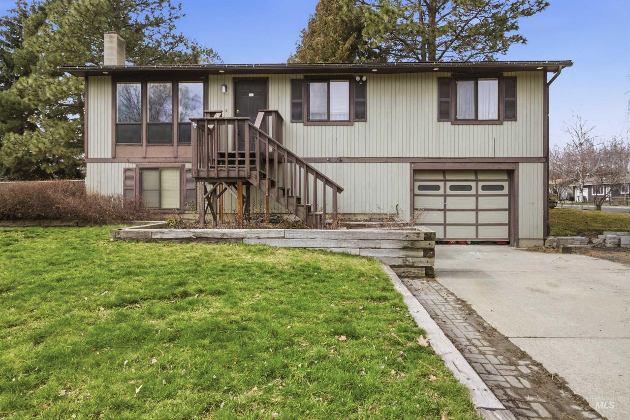 871 N Eisenhower St., Moscow, ID 83843 Main Photo