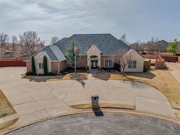 12325 Carriage Way , Oklahoma City, OK 73142