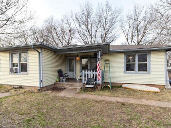 327 W Center Street, Lexington, OK 73051
