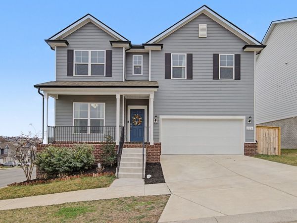 225 Oasis Dr, La Vergne, TN 37086