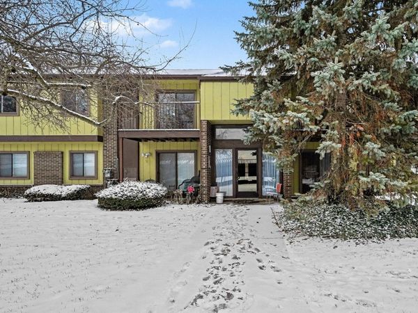 1472 W Chateau Vert Street, Unit F, Ypsilanti, MI 48197
