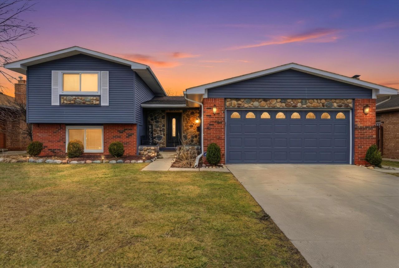 6622 Carriage Hills Drive, Canton, MI 48187 Main Photo