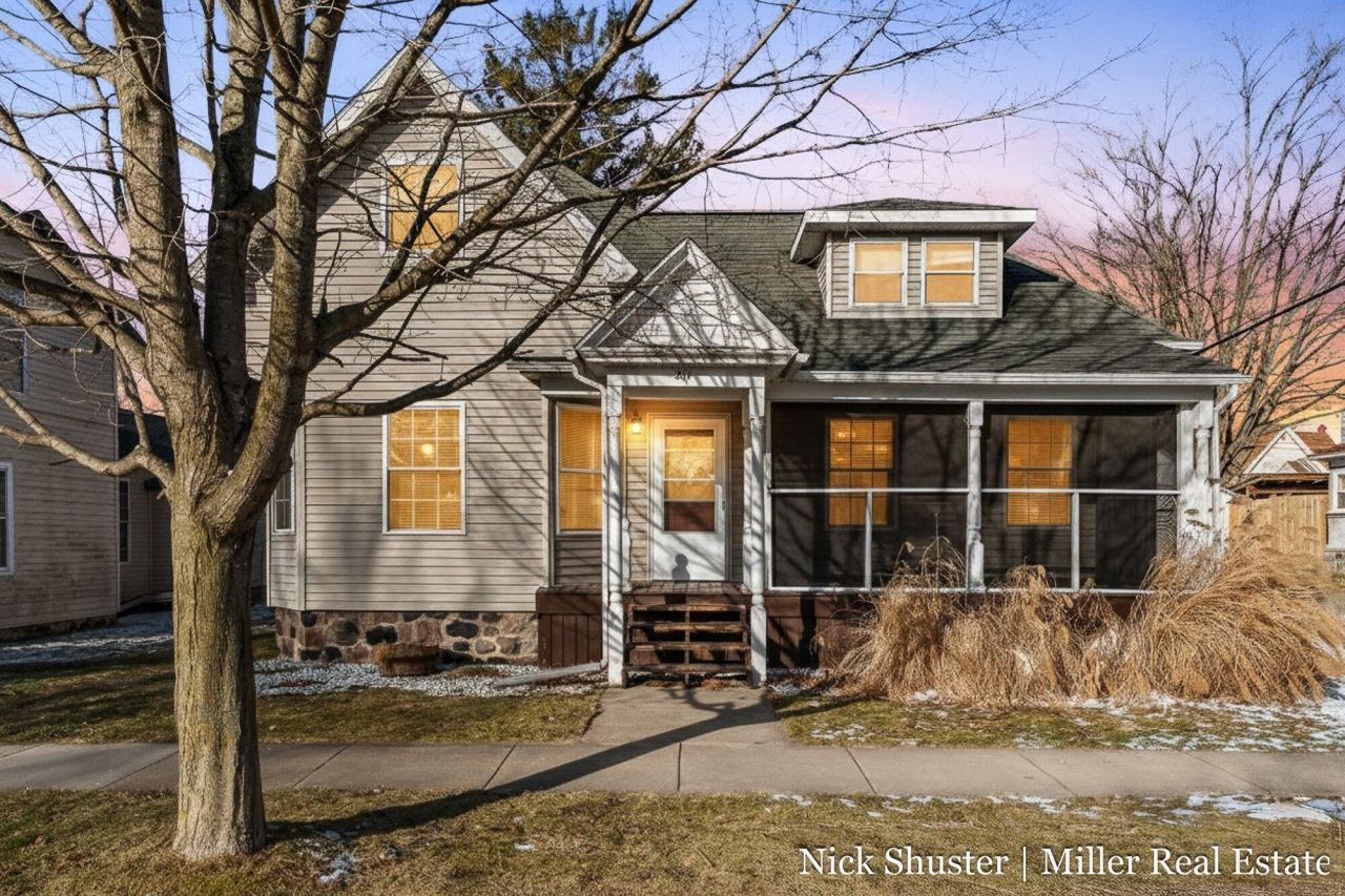 211 N Queen Street, Nashville, MI 49073 Main Photo