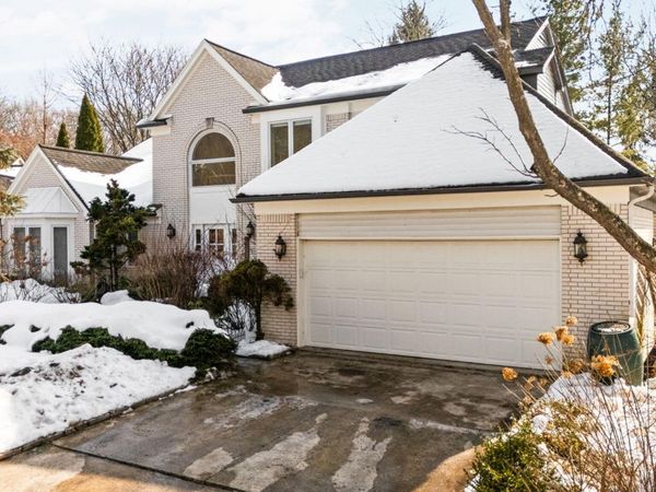 2009 Tibbitts Court, Ann Arbor, MI 48105