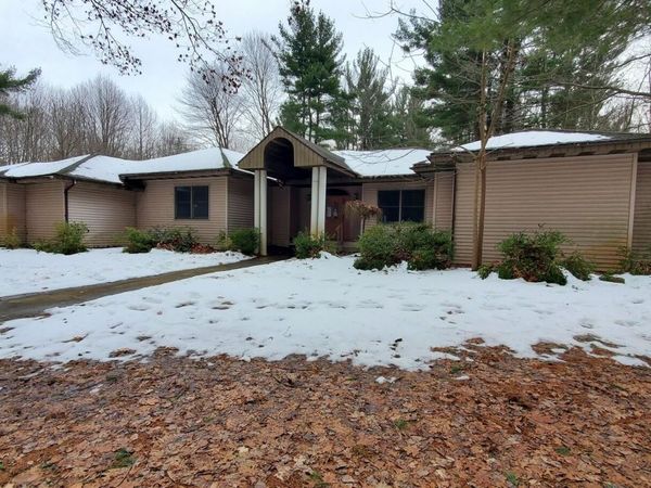 2833 58th Street, Fennville, MI 49408