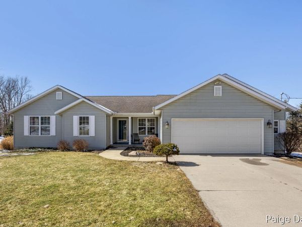 3025 Valley View Drive NE, Rockford, MI 49341