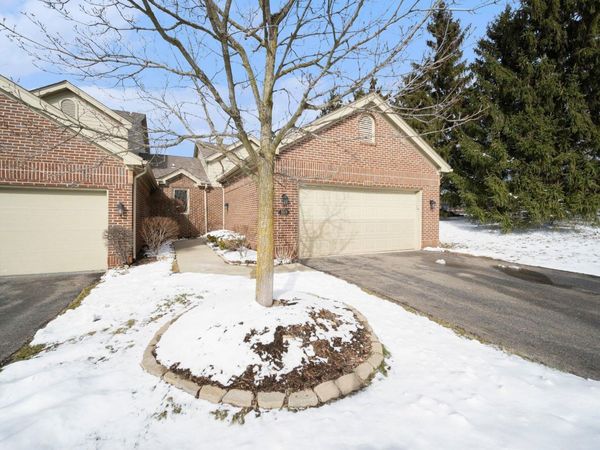 108 Ponds View Drive, Ann Arbor, MI 48103