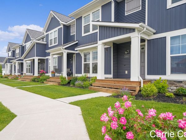 6857 Old Town Square, Rockford, MI 49341