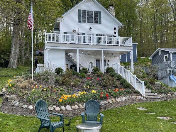 65587 North Drive, Cassopolis, MI 49031