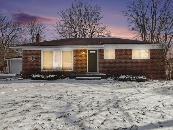 3659 Elira Lane, Waterford, MI 48328