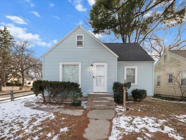 2142 Kalamazoo Avenue SE, Grand Rapids, MI 49507