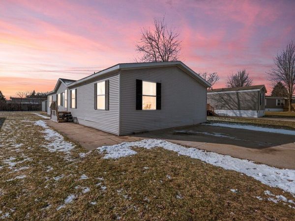 4458 Jardin Drive NW, Walker, MI 49534