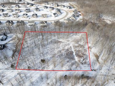 22987 Clarkshire Drive, South Lyon, MI 48178