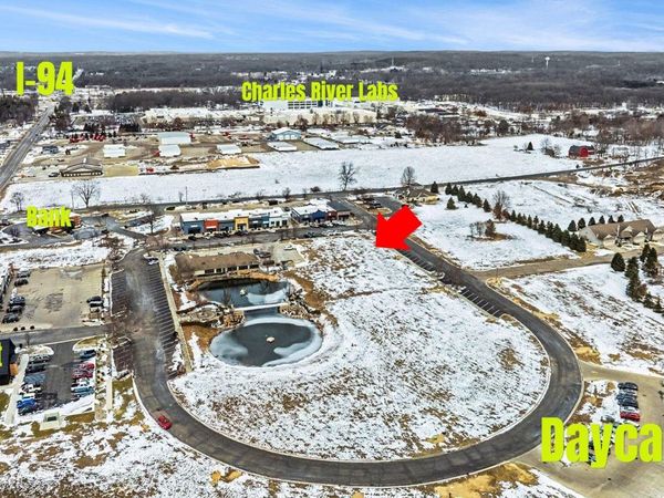 56350 Village Center Circle, Mattawan, MI 49071