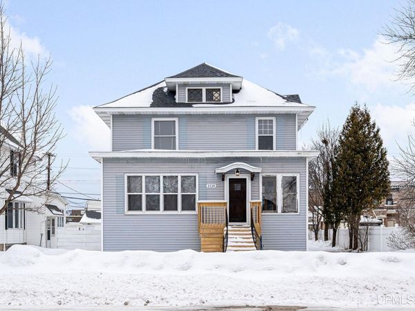 1114 S 1st Avenue, Escanaba, MI 49829
