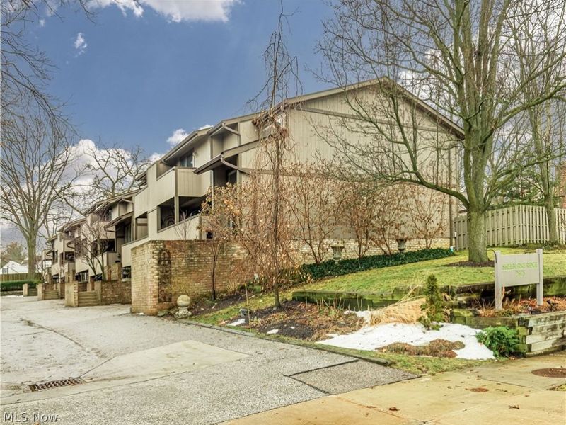 2675 Warrensville Center Road, Unit 2, Shaker Heights, OH 44122 Photo 3