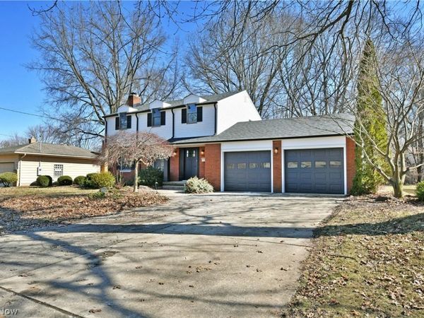 8351 Chesterton Drive, Youngstown, OH 44514