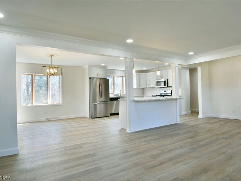 8351 Chesterton Drive, Youngstown, OH 44514 Photo 12