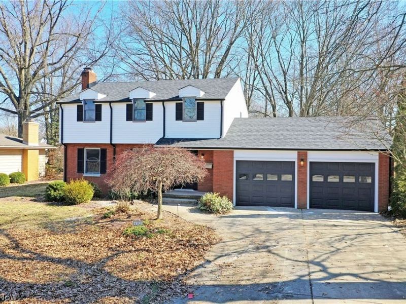 8351 Chesterton Drive, Youngstown, OH 44514 Photo 2