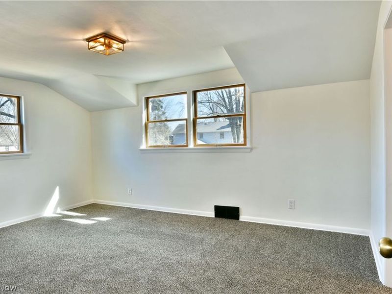 8351 Chesterton Drive, Youngstown, OH 44514 Photo 29