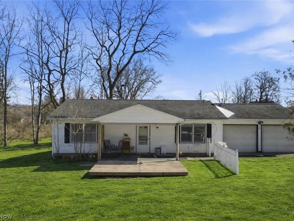 15910 Grove Street, Middlefield, OH 44062