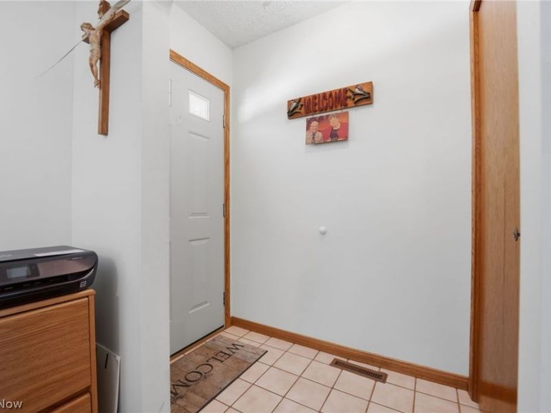 15910 Grove Street, Middlefield, OH 44062 Photo 2