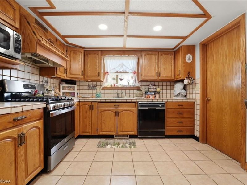 15910 Grove Street, Middlefield, OH 44062 Photo 8