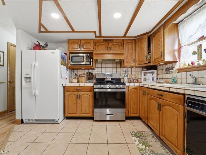 15910 Grove Street, Middlefield, OH 44062 Photo 9