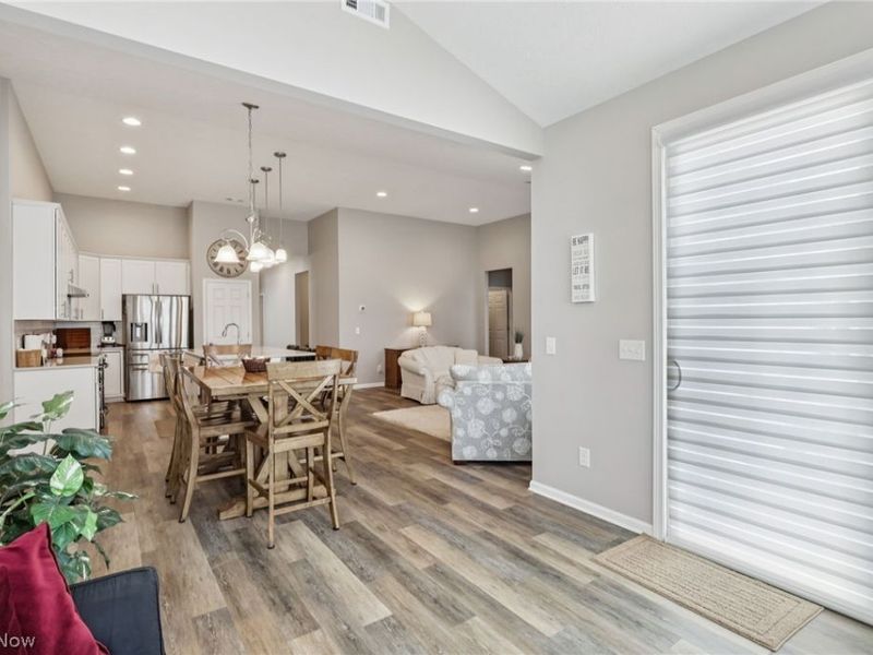 516 Cedar Crest Drive, Elyria, OH 44035 Photo 14