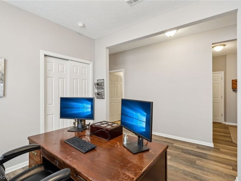 516 Cedar Crest Drive, Elyria, OH 44035 Photo 21